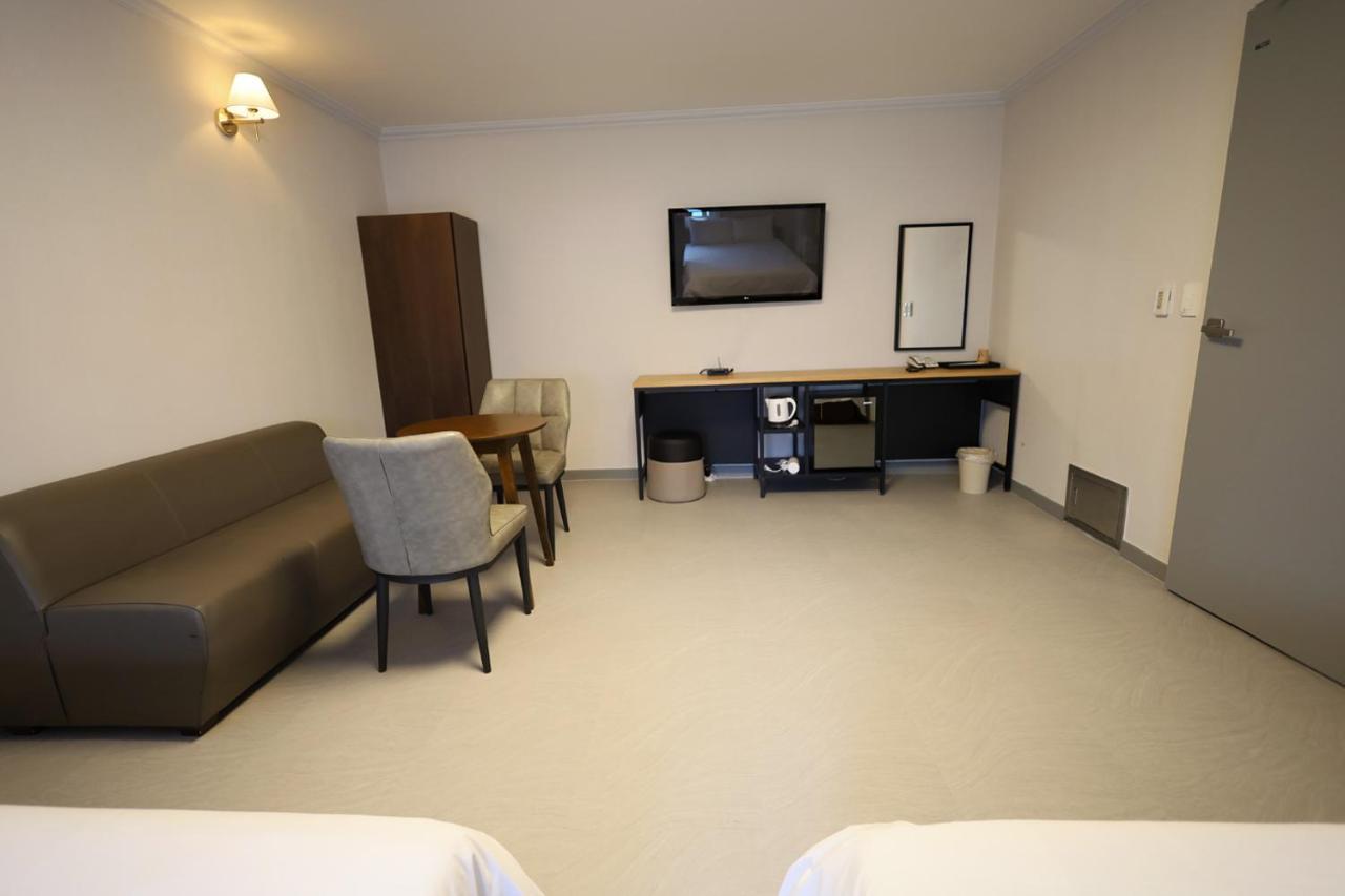 Trevi Hotel جيجو المظهر الخارجي الصورة