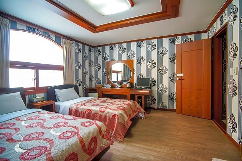 Trevi Hotel جيجو المظهر الخارجي الصورة