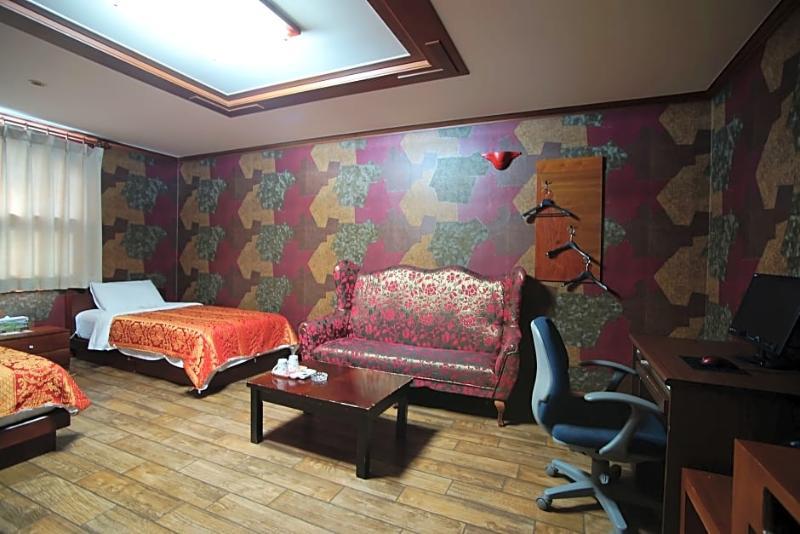 Trevi Hotel جيجو المظهر الخارجي الصورة