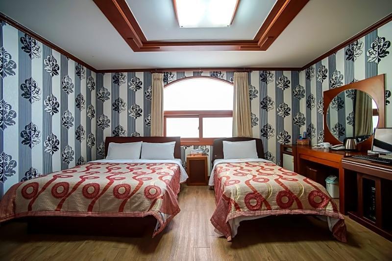 Trevi Hotel جيجو المظهر الخارجي الصورة